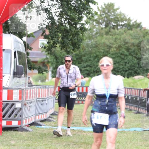 21.06.2026 - 29. Vierlanden-Triathlon Andreas Tolksdorf http://msf.ph/oto/9893988 21.06.2026 14:31:39 Ziel 1125, 1199, 1200, 1125, 1199, 1200 meine-sportfotos.de
