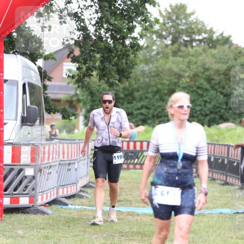 21.06.2026 - 29. Vierlanden-Triathlon Andreas Tolksdorf http://msf.ph/oto/9893990 21.06.2026 14:31:39 Ziel 1125, 1199, 1200, 1125, 1199, 1200 meine-sportfotos.de