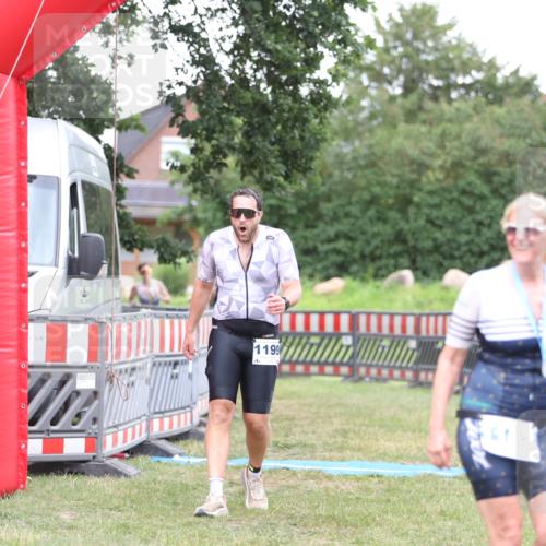 21.06.2026 - 29. Vierlanden-Triathlon Andreas Tolksdorf http://msf.ph/oto/9893992 21.06.2026 14:31:40 Ziel 1125, 1199, 1200, 1125, 1199, 1200 meine-sportfotos.de
