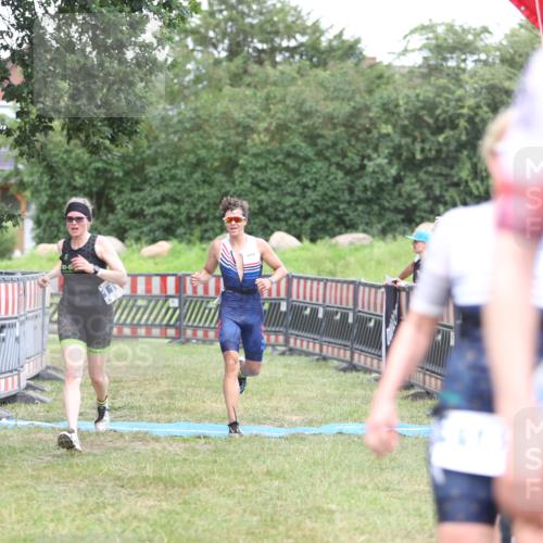 21.06.2026 - 29. Vierlanden-Triathlon Andreas Tolksdorf http://msf.ph/oto/9894014 21.06.2026 14:31:45 Ziel 1125, 1200, 1125, 1200 meine-sportfotos.de