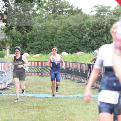 21.06.2026 - 29. Vierlanden-Triathlon Andreas Tolksdorf http://msf.ph/oto/9894016 21.06.2026 14:31:45 Ziel 1125, 1200, 1125, 1200 meine-sportfotos.de