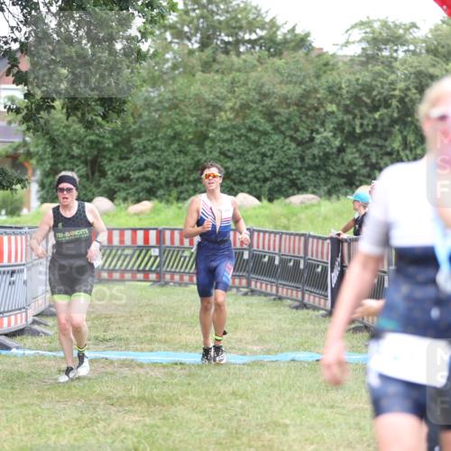 21.06.2026 - 29. Vierlanden-Triathlon Andreas Tolksdorf http://msf.ph/oto/9894018 21.06.2026 14:31:45 Ziel 1125, 1200, 1125, 1200 meine-sportfotos.de