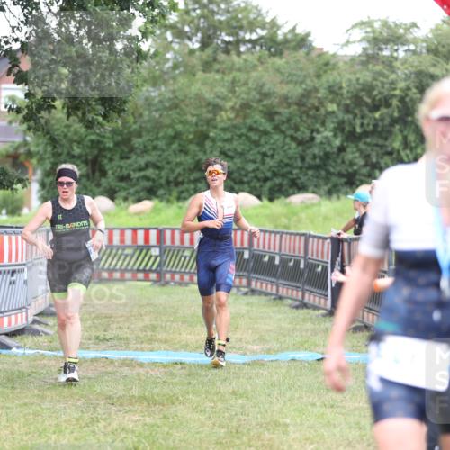 21.06.2026 - 29. Vierlanden-Triathlon Andreas Tolksdorf http://msf.ph/oto/9894019 21.06.2026 14:31:45 Ziel 1125, 1200, 1125, 1200 meine-sportfotos.de