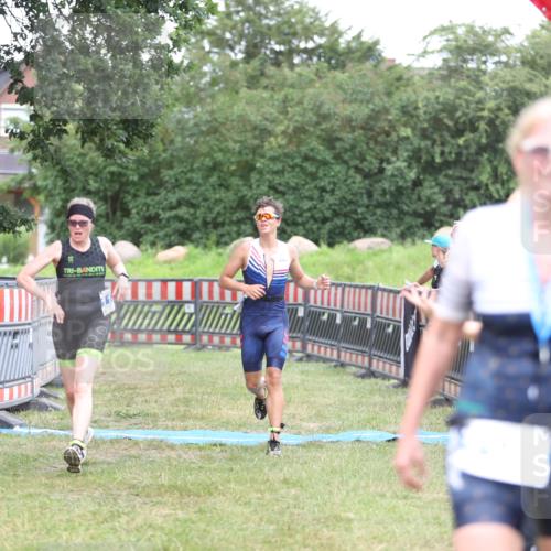21.06.2026 - 29. Vierlanden-Triathlon Andreas Tolksdorf http://msf.ph/oto/9894020 21.06.2026 14:31:45 Ziel 1125, 1200, 1125, 1200 meine-sportfotos.de