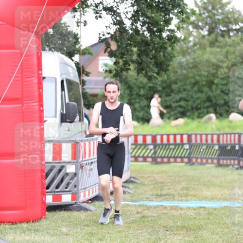 21.06.2026 - 29. Vierlanden-Triathlon Andreas Tolksdorf http://msf.ph/oto/9894034 21.06.2026 14:32:52 Ziel 1195, 1196, 1195, 1196 meine-sportfotos.de
