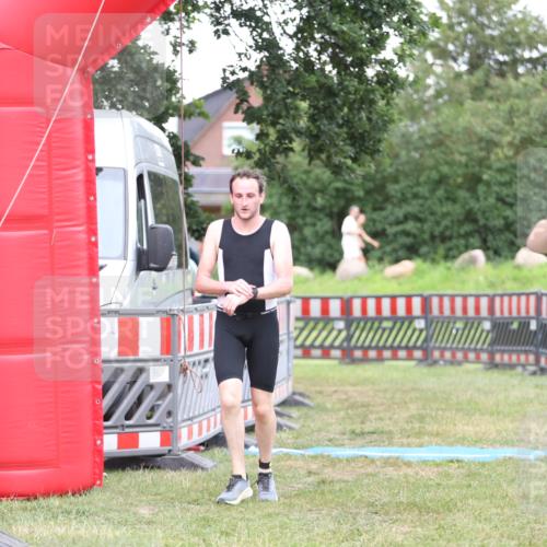 21.06.2026 - 29. Vierlanden-Triathlon Andreas Tolksdorf http://msf.ph/oto/9894035 21.06.2026 14:32:52 Ziel 1195, 1196, 1195, 1196 meine-sportfotos.de
