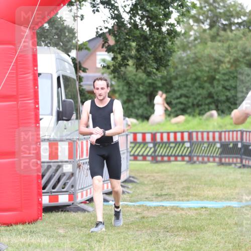 21.06.2026 - 29. Vierlanden-Triathlon Andreas Tolksdorf http://msf.ph/oto/9894037 21.06.2026 14:32:52 Ziel 1195, 1196, 1195, 1196 meine-sportfotos.de