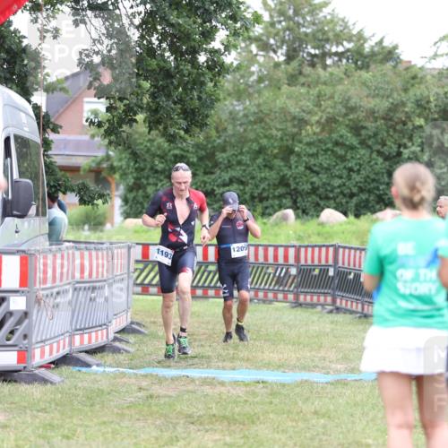 21.06.2026 - 29. Vierlanden-Triathlon Andreas Tolksdorf http://msf.ph/oto/9894039 21.06.2026 14:33:18 Ziel 1193, 1209, 1224, 1193, 1209, 1224 meine-sportfotos.de