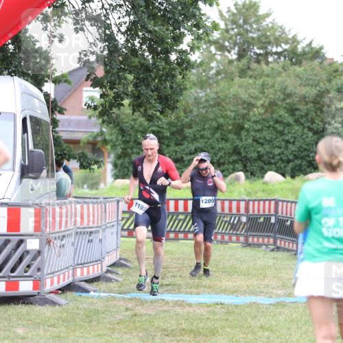 21.06.2026 - 29. Vierlanden-Triathlon Andreas Tolksdorf http://msf.ph/oto/9894046 21.06.2026 14:33:18 Ziel 1193, 1209, 1224, 1193, 1209, 1224 meine-sportfotos.de
