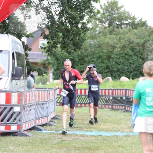 21.06.2026 - 29. Vierlanden-Triathlon Andreas Tolksdorf http://msf.ph/oto/9894048 21.06.2026 14:33:18 Ziel 1193, 1209, 1224, 1193, 1209, 1224 meine-sportfotos.de