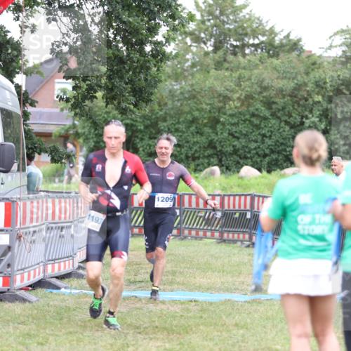 21.06.2026 - 29. Vierlanden-Triathlon Andreas Tolksdorf http://msf.ph/oto/9894052 21.06.2026 14:33:19 Ziel 1193, 1209, 1224, 1193, 1209, 1224 meine-sportfotos.de