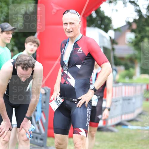 21.06.2026 - 29. Vierlanden-Triathlon Andreas Tolksdorf http://msf.ph/oto/9894058 21.06.2026 14:33:34 Ziel 1141, 1141 meine-sportfotos.de