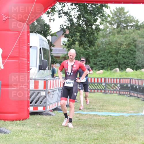 21.06.2026 - 29. Vierlanden-Triathlon Andreas Tolksdorf http://msf.ph/oto/9894078 21.06.2026 14:33:51 Ziel 1095, 1227, 1095, 1227 meine-sportfotos.de
