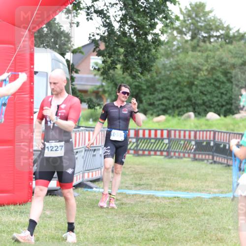 21.06.2026 - 29. Vierlanden-Triathlon Andreas Tolksdorf http://msf.ph/oto/9894082 21.06.2026 14:33:53 Ziel 1095, 1227, 1095, 1227 meine-sportfotos.de