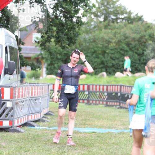 21.06.2026 - 29. Vierlanden-Triathlon Andreas Tolksdorf http://msf.ph/oto/9894085 21.06.2026 14:33:55 Ziel 1095, 1095 meine-sportfotos.de