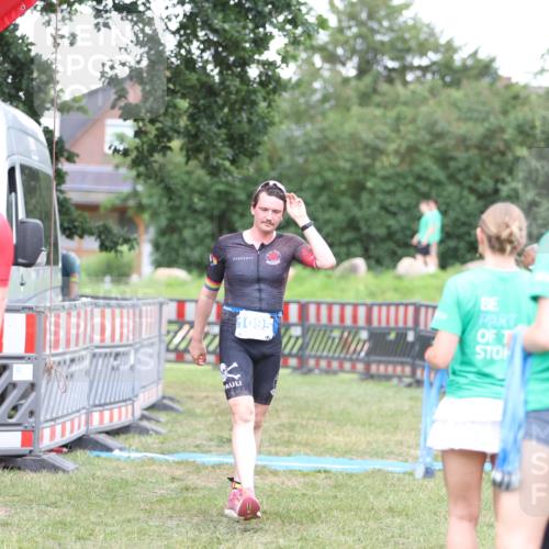 21.06.2026 - 29. Vierlanden-Triathlon Andreas Tolksdorf http://msf.ph/oto/9894089 21.06.2026 14:33:55 Ziel 1095, 1095 meine-sportfotos.de