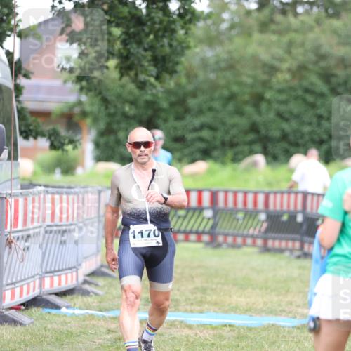21.06.2026 - 29. Vierlanden-Triathlon Andreas Tolksdorf http://msf.ph/oto/9894100 21.06.2026 14:35:31 Ziel 1170, 1181, 1170, 1181 meine-sportfotos.de