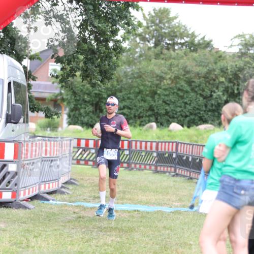 21.06.2026 - 29. Vierlanden-Triathlon Andreas Tolksdorf http://msf.ph/oto/9894115 21.06.2026 14:35:44 Ziel 1096, 1096 meine-sportfotos.de