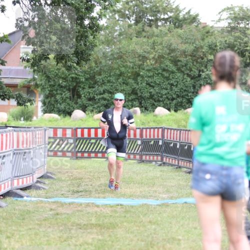 21.06.2026 - 29. Vierlanden-Triathlon Andreas Tolksdorf http://msf.ph/oto/9894160 21.06.2026 14:37:10 Ziel 1174, 1210, 1174, 1210 meine-sportfotos.de