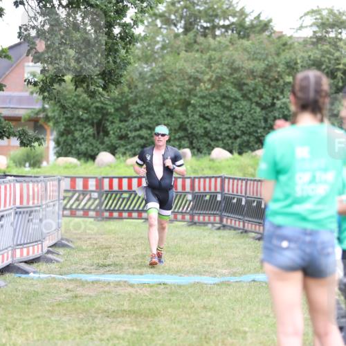 21.06.2026 - 29. Vierlanden-Triathlon Andreas Tolksdorf http://msf.ph/oto/9894161 21.06.2026 14:37:10 Ziel 1174, 1210, 1174, 1210 meine-sportfotos.de