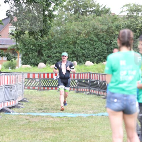 21.06.2026 - 29. Vierlanden-Triathlon Andreas Tolksdorf http://msf.ph/oto/9894162 21.06.2026 14:37:10 Ziel 1174, 1210, 1174, 1210 meine-sportfotos.de