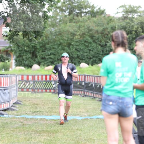 21.06.2026 - 29. Vierlanden-Triathlon Andreas Tolksdorf http://msf.ph/oto/9894170 21.06.2026 14:37:11 Ziel 1174, 1210, 1174, 1210 meine-sportfotos.de
