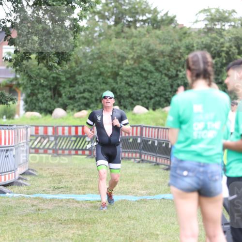 21.06.2026 - 29. Vierlanden-Triathlon Andreas Tolksdorf http://msf.ph/oto/9894171 21.06.2026 14:37:11 Ziel 1174, 1210, 1174, 1210 meine-sportfotos.de