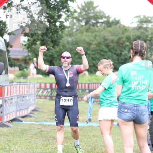 21.06.2026 - 29. Vierlanden-Triathlon Andreas Tolksdorf http://msf.ph/oto/9894199 21.06.2026 14:37:25 Ziel 1210, 1210 meine-sportfotos.de
