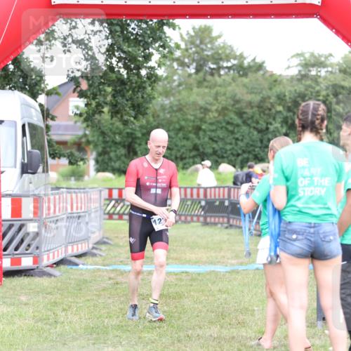 21.06.2026 - 29. Vierlanden-Triathlon Andreas Tolksdorf http://msf.ph/oto/9894213 21.06.2026 14:37:53 Ziel 1226, 1226 meine-sportfotos.de