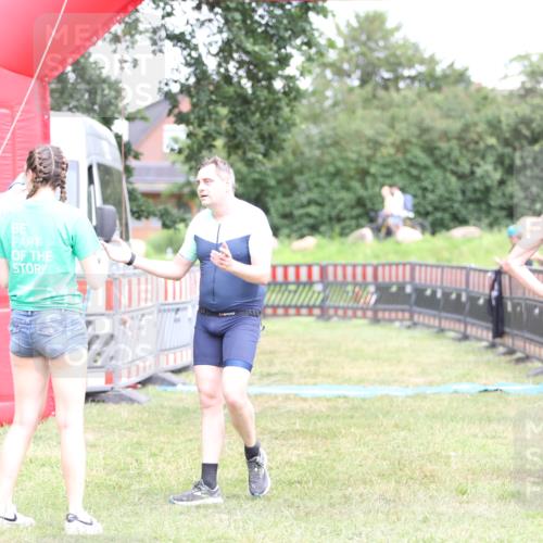 21.06.2026 - 29. Vierlanden-Triathlon Andreas Tolksdorf http://msf.ph/oto/9894230 21.06.2026 14:41:23 Ziel 1189, 1189 meine-sportfotos.de