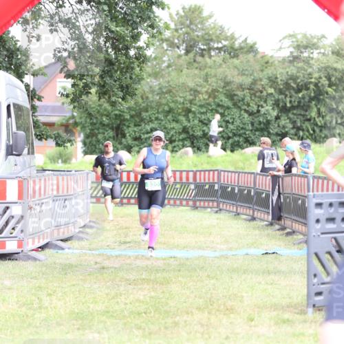 21.06.2026 - 29. Vierlanden-Triathlon Andreas Tolksdorf http://msf.ph/oto/9894256 21.06.2026 14:41:35 Ziel 836, 1202, 836, 1202 meine-sportfotos.de
