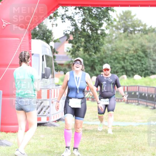 21.06.2026 - 29. Vierlanden-Triathlon Andreas Tolksdorf http://msf.ph/oto/9894260 21.06.2026 14:41:41 Ziel 836, 1202, 836, 1202 meine-sportfotos.de