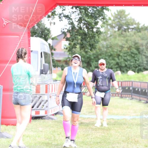 21.06.2026 - 29. Vierlanden-Triathlon Andreas Tolksdorf http://msf.ph/oto/9894263 21.06.2026 14:41:41 Ziel 836, 1202, 836, 1202 meine-sportfotos.de