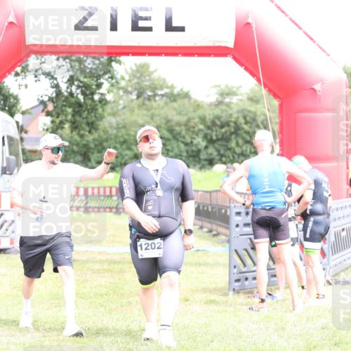 21.06.2026 - 29. Vierlanden-Triathlon Andreas Tolksdorf http://msf.ph/oto/9894273 21.06.2026 14:41:50 Ziel  meine-sportfotos.de