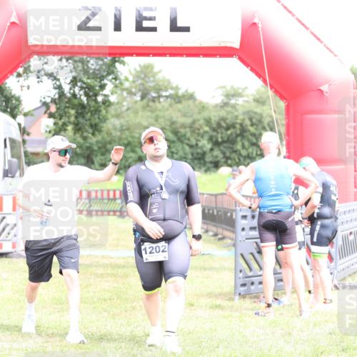 21.06.2026 - 29. Vierlanden-Triathlon Andreas Tolksdorf http://msf.ph/oto/9894274 21.06.2026 14:41:50 Ziel  meine-sportfotos.de