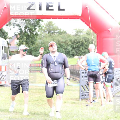 21.06.2026 - 29. Vierlanden-Triathlon Andreas Tolksdorf http://msf.ph/oto/9894276 21.06.2026 14:41:50 Ziel  meine-sportfotos.de