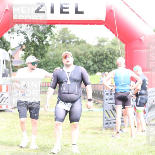 21.06.2026 - 29. Vierlanden-Triathlon Andreas Tolksdorf http://msf.ph/oto/9894280 21.06.2026 14:41:50 Ziel  meine-sportfotos.de