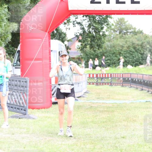 21.06.2026 - 29. Vierlanden-Triathlon Andreas Tolksdorf http://msf.ph/oto/9894294 21.06.2026 14:42:51 Ziel  meine-sportfotos.de