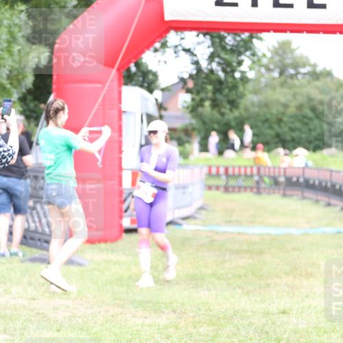 21.06.2026 - 29. Vierlanden-Triathlon Andreas Tolksdorf http://msf.ph/oto/9894300 21.06.2026 14:44:30 Ziel 270, 270 meine-sportfotos.de
