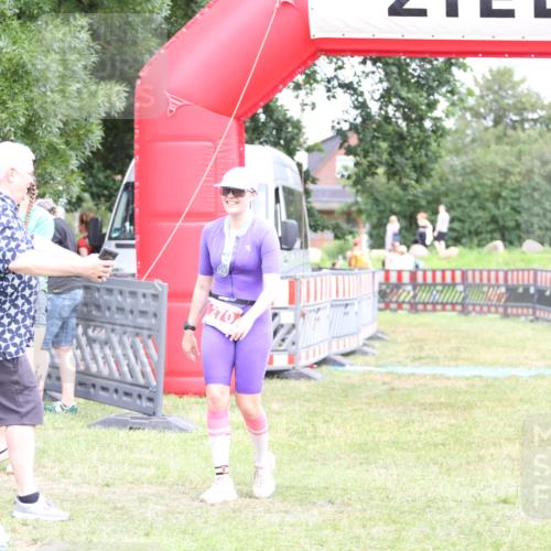 21.06.2026 - 29. Vierlanden-Triathlon Andreas Tolksdorf http://msf.ph/oto/9894308 21.06.2026 14:44:33 Ziel  meine-sportfotos.de