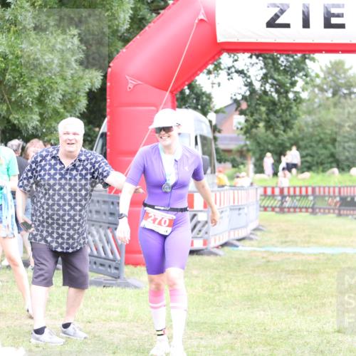 21.06.2026 - 29. Vierlanden-Triathlon Andreas Tolksdorf http://msf.ph/oto/9894310 21.06.2026 14:44:35 Ziel  meine-sportfotos.de
