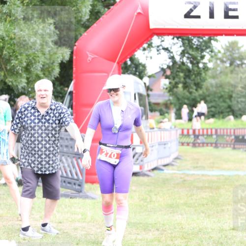 21.06.2026 - 29. Vierlanden-Triathlon Andreas Tolksdorf http://msf.ph/oto/9894312 21.06.2026 14:44:35 Ziel  meine-sportfotos.de