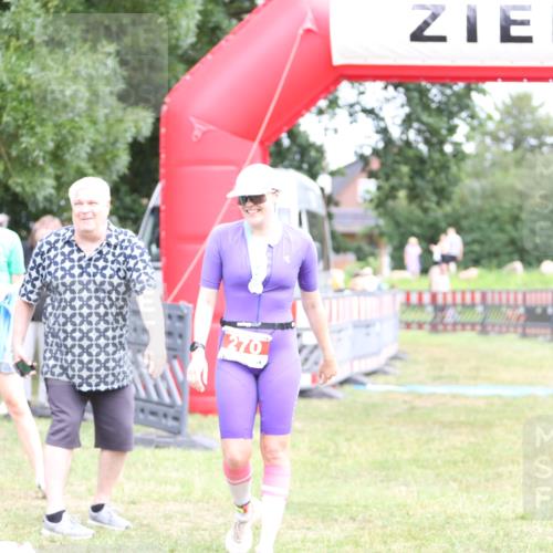 21.06.2026 - 29. Vierlanden-Triathlon Andreas Tolksdorf http://msf.ph/oto/9894313 21.06.2026 14:44:35 Ziel  meine-sportfotos.de