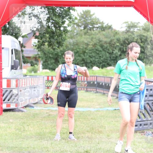 21.06.2026 - 29. Vierlanden-Triathlon Andreas Tolksdorf http://msf.ph/oto/9894333 21.06.2026 14:45:52 Ziel  meine-sportfotos.de