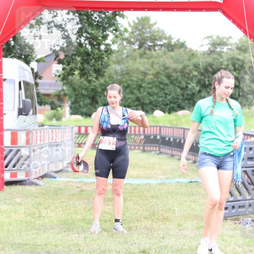 21.06.2026 - 29. Vierlanden-Triathlon Andreas Tolksdorf http://msf.ph/oto/9894334 21.06.2026 14:45:52 Ziel  meine-sportfotos.de