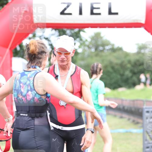 21.06.2026 - 29. Vierlanden-Triathlon Andreas Tolksdorf http://msf.ph/oto/9894344 21.06.2026 14:46:37 Ziel  meine-sportfotos.de