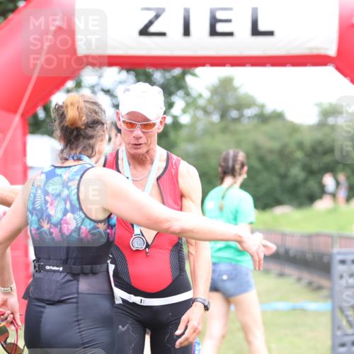21.06.2026 - 29. Vierlanden-Triathlon Andreas Tolksdorf http://msf.ph/oto/9894346 21.06.2026 14:46:37 Ziel  meine-sportfotos.de
