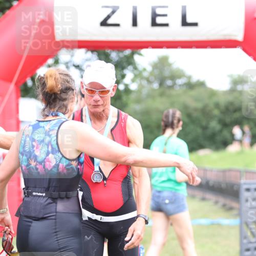 21.06.2026 - 29. Vierlanden-Triathlon Andreas Tolksdorf http://msf.ph/oto/9894347 21.06.2026 14:46:37 Ziel  meine-sportfotos.de