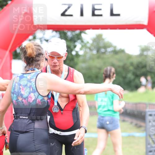 21.06.2026 - 29. Vierlanden-Triathlon Andreas Tolksdorf http://msf.ph/oto/9894349 21.06.2026 14:46:37 Ziel  meine-sportfotos.de