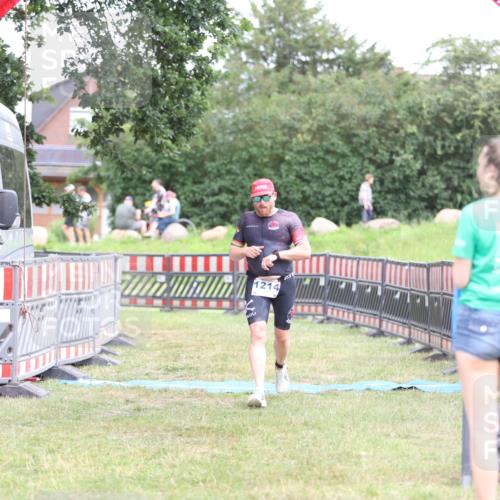 21.06.2026 - 29. Vierlanden-Triathlon Andreas Tolksdorf http://msf.ph/oto/9894351 21.06.2026 14:46:59 Ziel 1214, 1214 meine-sportfotos.de